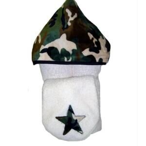 NEW TICKLE TOES baby hooded towel with washcloth in camo hood (green)